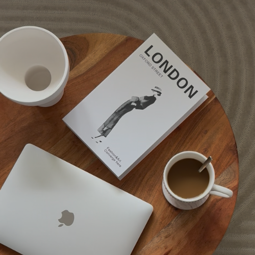 Tisch mit Dekoration